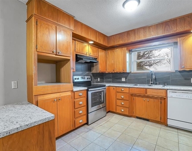 615 N Oak Street - Photo Thumbnail 3