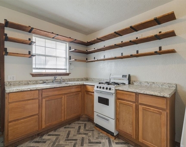 1133 Stubbeman Avenue - Photo Thumbnail 7