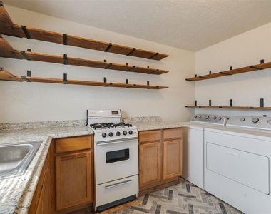 1133 Stubbeman Avenue - Photo Thumbnail 8