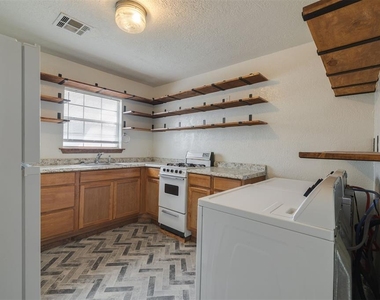 1133 Stubbeman Avenue - Photo Thumbnail 6