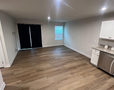 2224 Goldwood Drive - Photo Thumbnail 6