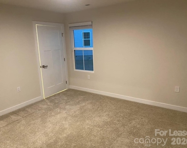 2224 Goldwood Drive - Photo Thumbnail 11