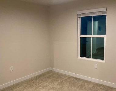 2224 Goldwood Drive - Photo Thumbnail 9