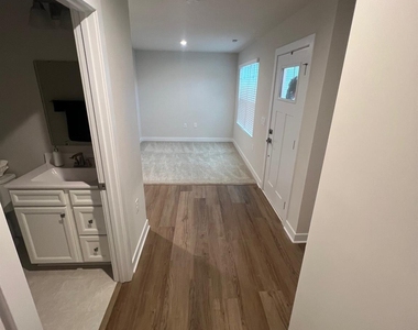 2224 Goldwood Drive - Photo Thumbnail 5