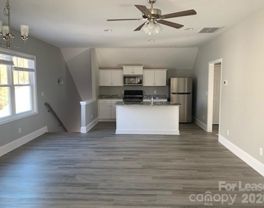 208 Walters Street - Photo Thumbnail 5