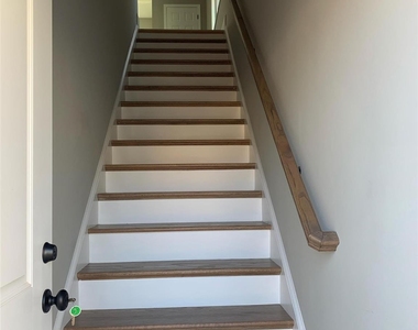 208 Walters Street - Photo Thumbnail 2