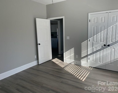 208 Walters Street - Photo Thumbnail 10