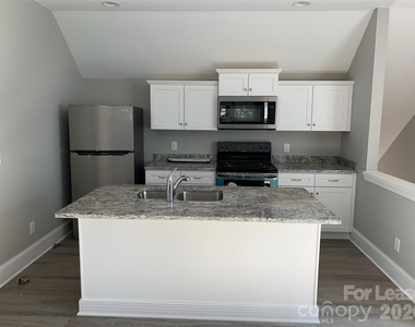 208 Walters Street - Photo Thumbnail 4