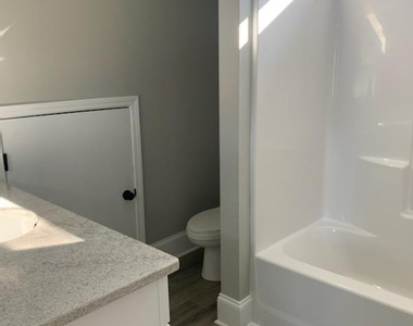 208 Walters Street - Photo Thumbnail 9