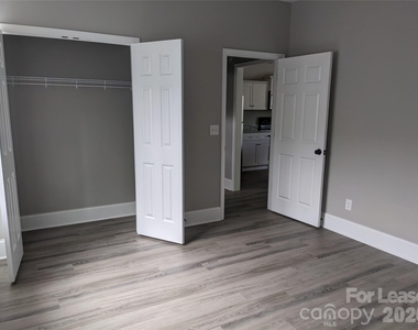 208 Walters Street - Photo Thumbnail 12