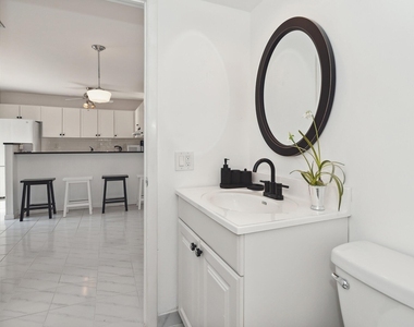 564 Springdale Circle - Photo Thumbnail 5