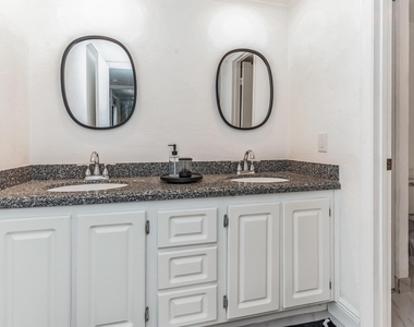564 Springdale Circle - Photo Thumbnail 6