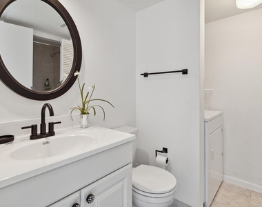 564 Springdale Circle - Photo Thumbnail 10