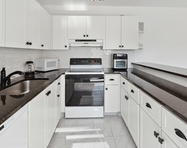 564 Springdale Circle - Photo Thumbnail 4