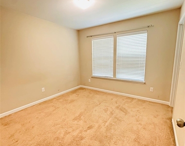 9704 Hanberry Boulevard - Photo Thumbnail 3