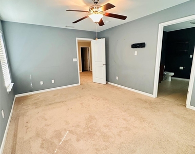 9704 Hanberry Boulevard - Photo Thumbnail 4
