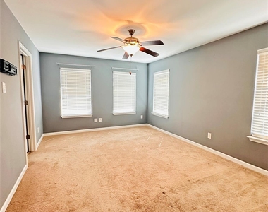 9704 Hanberry Boulevard - Photo Thumbnail 6