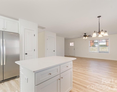 195 Vee Avenue Sw - Photo Thumbnail 5