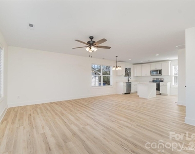 195 Vee Avenue Sw - Photo Thumbnail 2