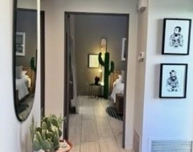 426 Forest Hills - Photo Thumbnail 10