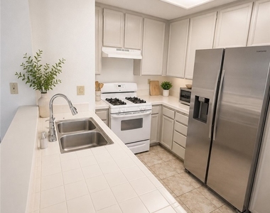 4005 Carmel View Road - Photo Thumbnail 6