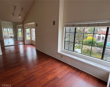 4005 Carmel View Road - Photo Thumbnail 7