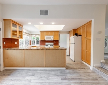 19834 Haynes Street - Photo Thumbnail 8