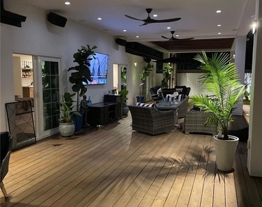 9150 Zelzah Avenue - Photo Thumbnail 4