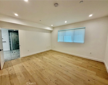 1123 S Shenandoah - Photo Thumbnail 6