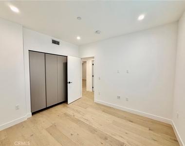 1123 S Shenandoah - Photo Thumbnail 10