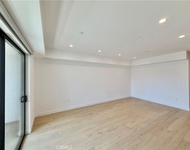 1123 S Shenandoah - Photo Thumbnail 4