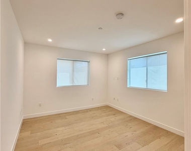 1123 S Shenandoah - Photo Thumbnail 11