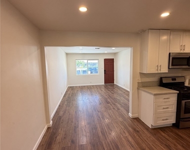 13612 Carfax - Photo Thumbnail 6