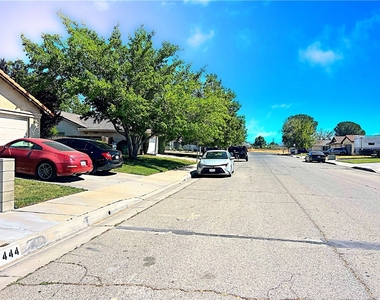 45446 17th East Street - Photo Thumbnail 3