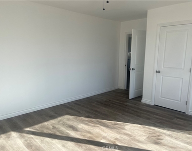 632 Manchester Terrace - Photo Thumbnail 9