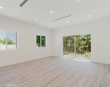 17846 Rinaldi Street - Photo Thumbnail 4