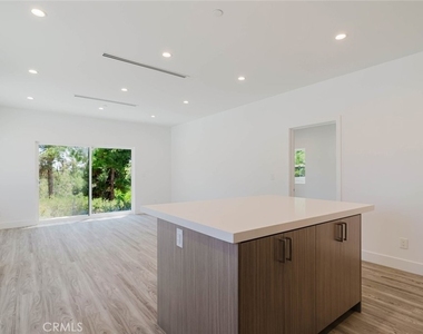 17846 Rinaldi Street - Photo Thumbnail 14