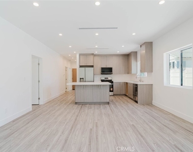 17846 Rinaldi Street - Photo Thumbnail 9