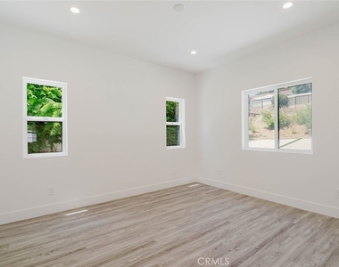 17846 Rinaldi Street - Photo Thumbnail 18