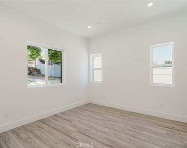 17846 Rinaldi Street - Photo Thumbnail 17