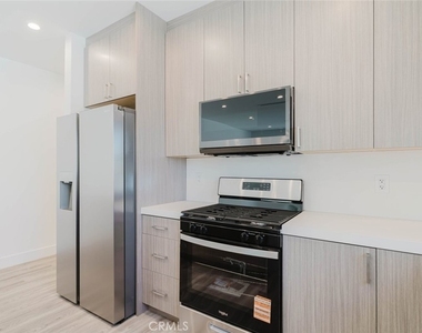 17846 Rinaldi Street - Photo Thumbnail 12