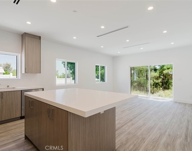 17846 Rinaldi Street - Photo Thumbnail 7