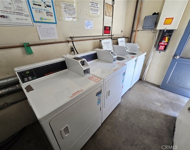 123 W Lomita Avenue - Photo Thumbnail 18