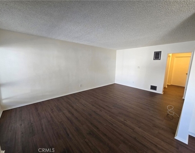 123 W Lomita Avenue - Photo Thumbnail 2