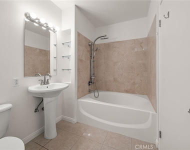 488 E Ocean Boulevard - Photo Thumbnail 21