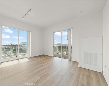 488 E Ocean Boulevard - Photo Thumbnail 12