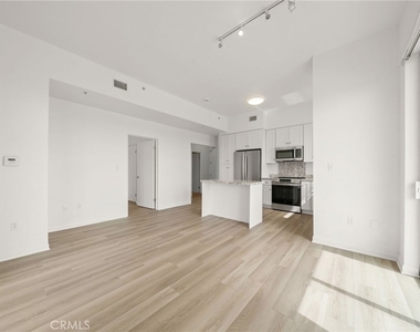 488 E Ocean Boulevard - Photo Thumbnail 15