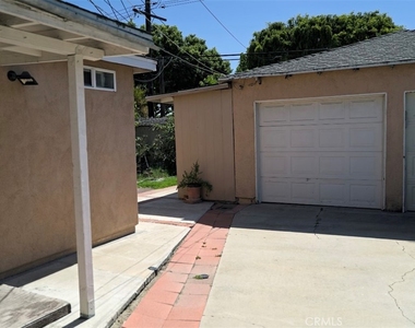 5726 1/2 Rocket Street - Photo Thumbnail 2