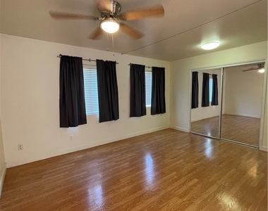 5726 1/2 Rocket Street - Photo Thumbnail 4