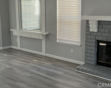 936 Burton Street - Photo Thumbnail 2